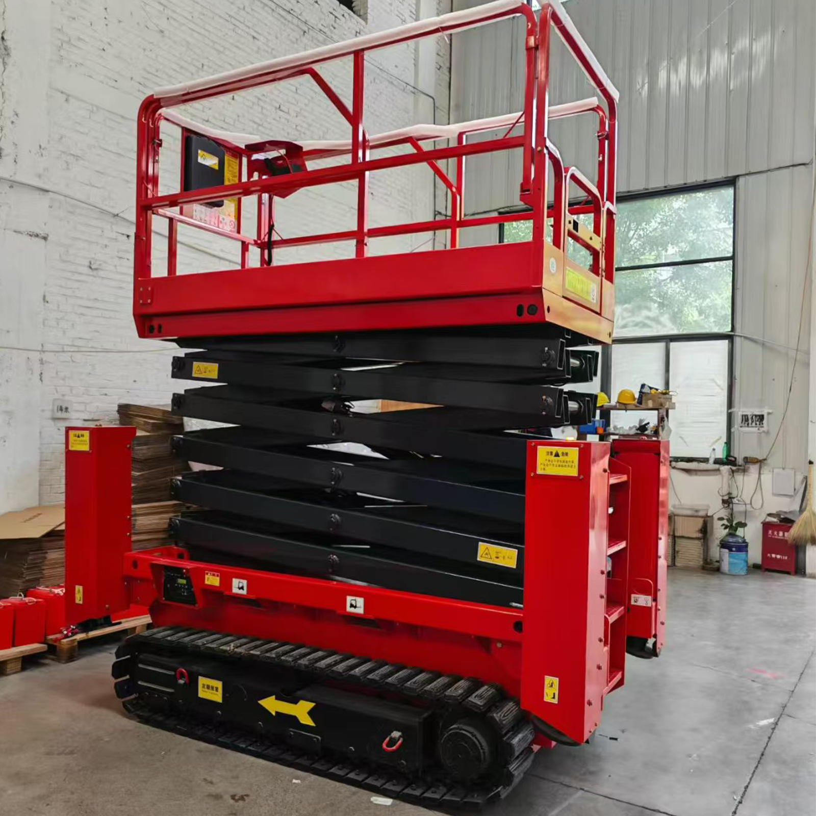Self-Driving Scissor Platform