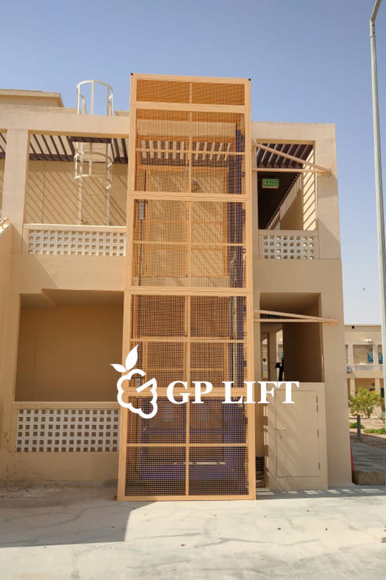 Hydraulic Dock Lift for German Logistics Hub